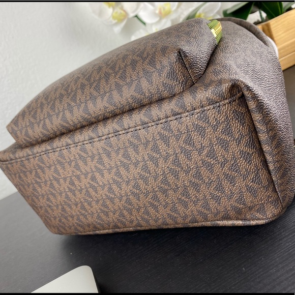 Michael Kors Erin Medium Backpack - Picture 6 of 11